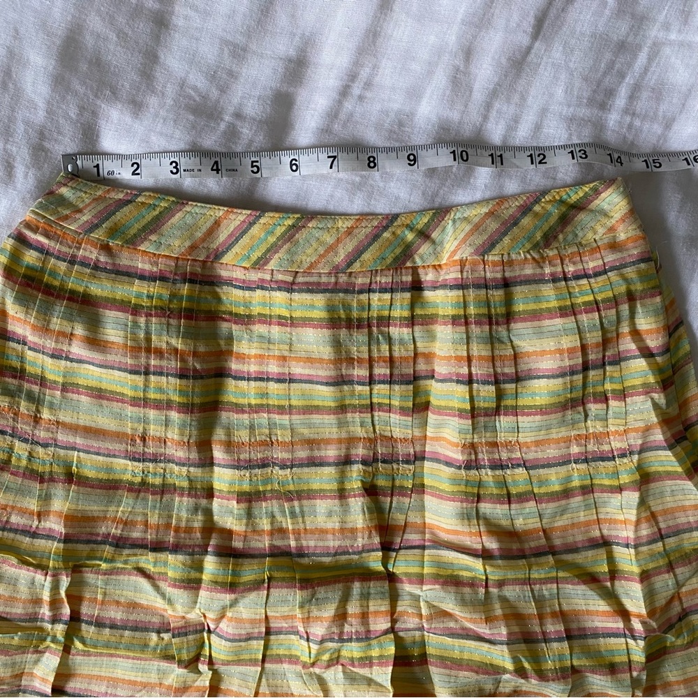 Woven colorful skirt with gold threads